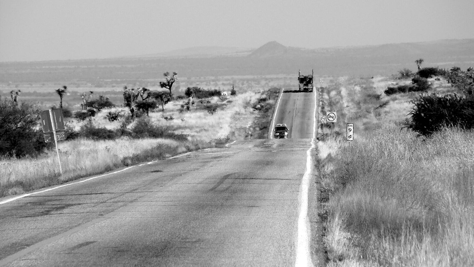 Carretera 45 en el cruce del Trópico de Cáncer.